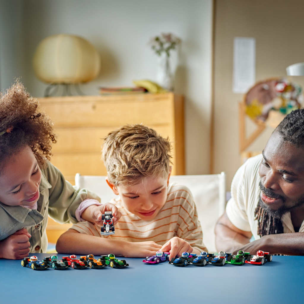 Конструктор LEGO Minifigures Колекційні автомобілі для перегонів F1 (71049) - зображення 8