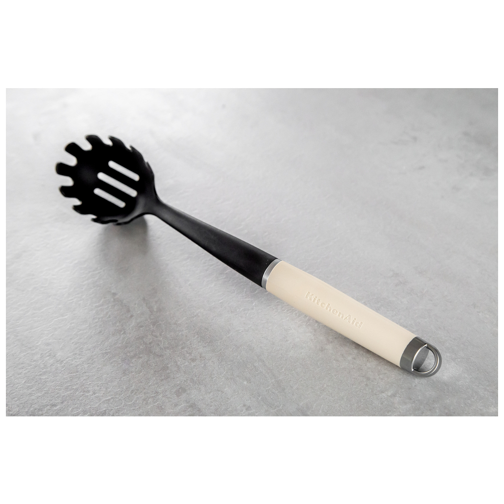 Ложка кухарська KitchenAid Coreline для спагеті, 35 см, кремова (KAG005OHACE) - зображення 5