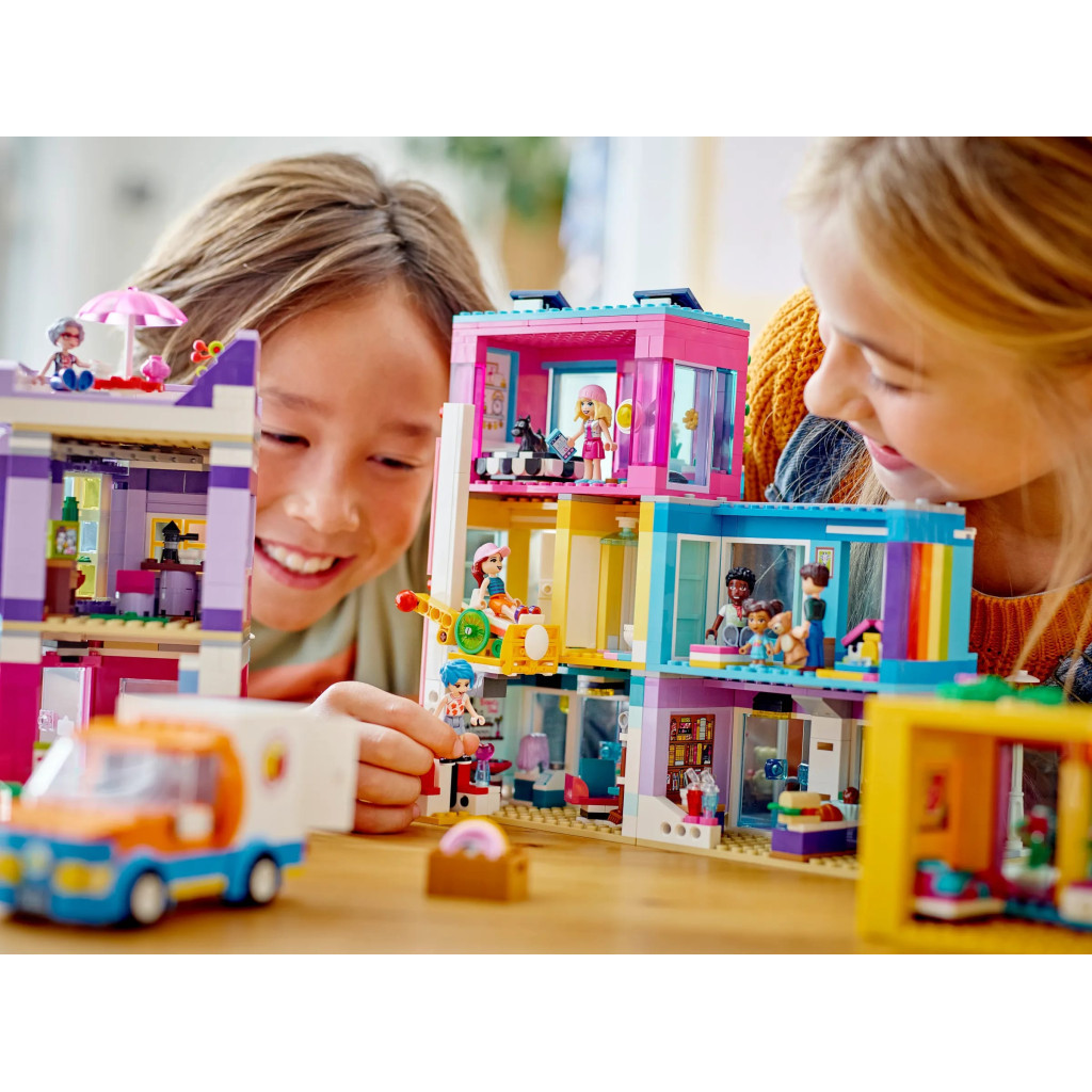 Конструктор LEGO Friends Будинок на центральній вулиці 1682 деталі (41704) - зображення 2
