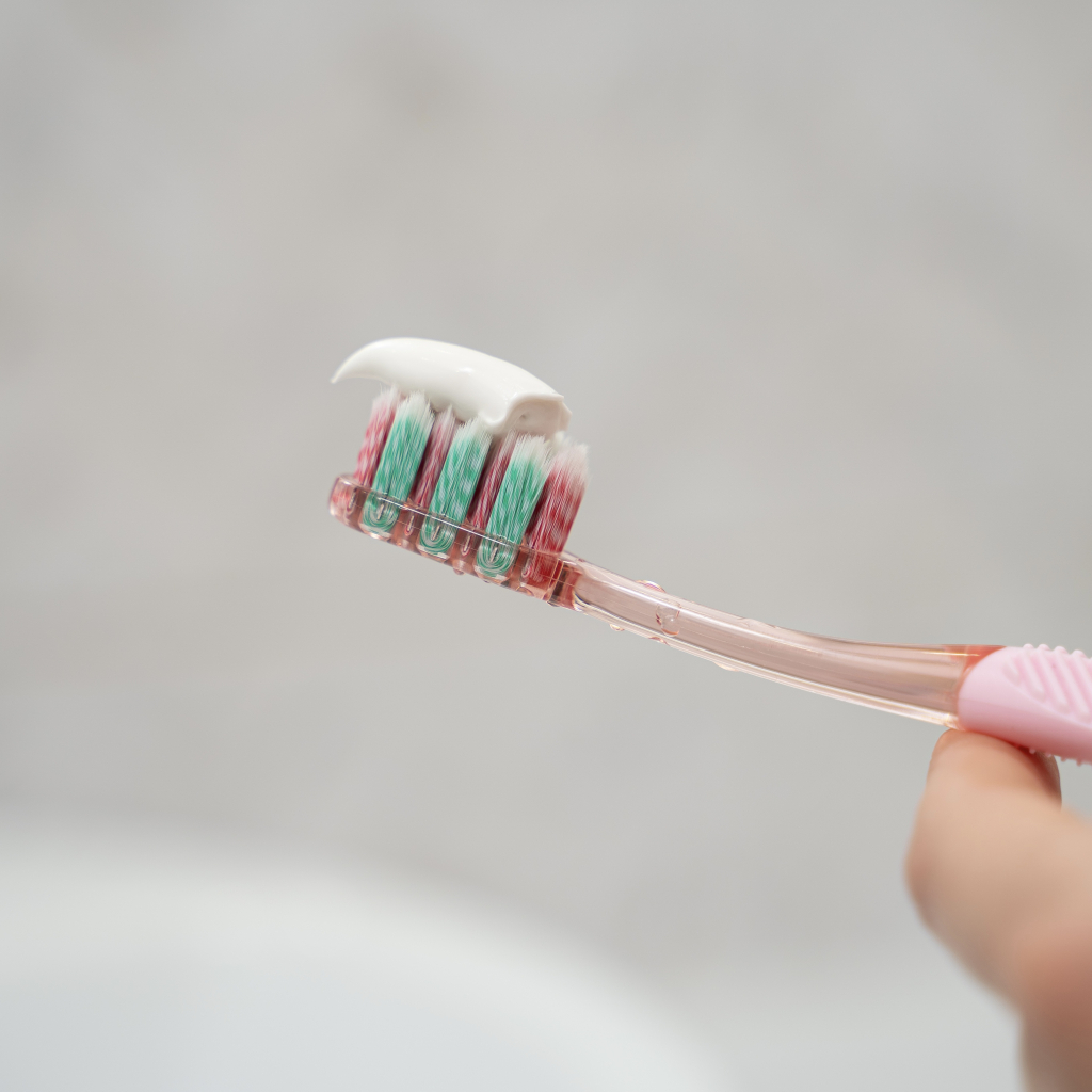 Зубна паста Fesco Ultra Anti-Cavity Антікарієс 100 мл (4820204701963) - зображення 5