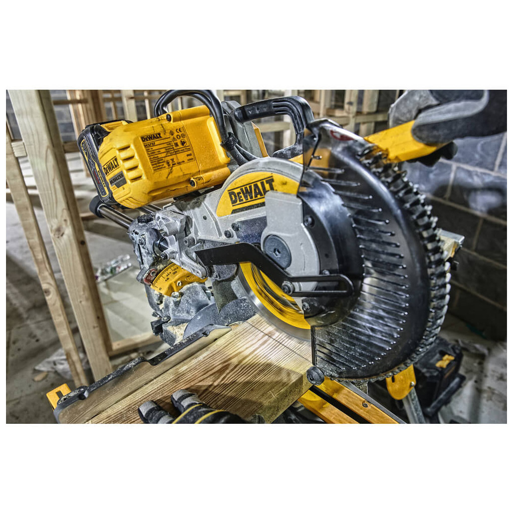 Торцювальна пила DeWALT 54В XR FLEXVOLT Li-lon, диск 250х30 мм, XPS, 20.5 кг, 2x2Ah (DCS727T2) - зображення 7