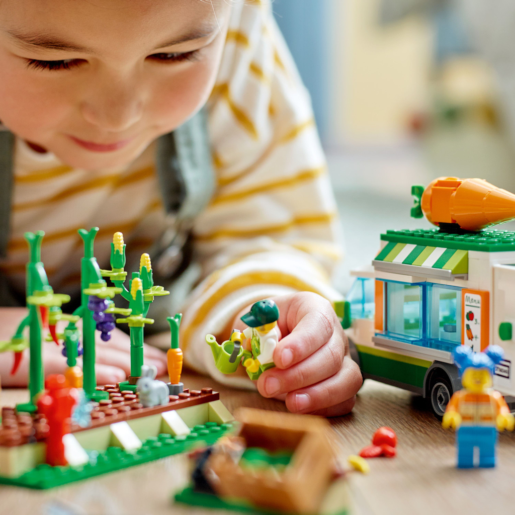 Конструктор LEGO City Farm Фургон фермерського ринку (60345) - зображення 6