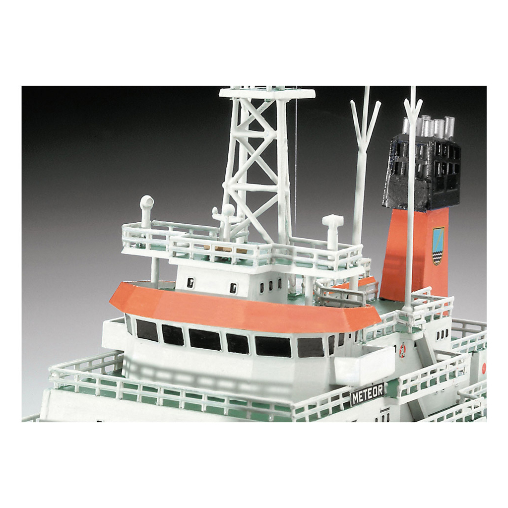 Збірна модель Revell Німецький дослідницкий корабель Метеор рівень 4 масштаб 1:300 (RVL-05218) - зображення 4