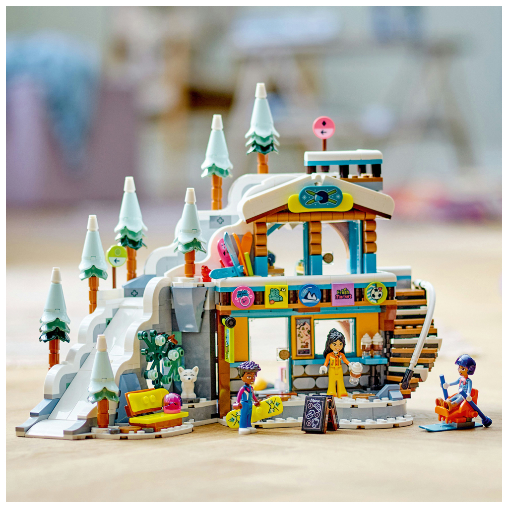 Конструктор LEGO Friends Святкова гірськолижна траса й кафе 980 деталей (41756) - зображення 5