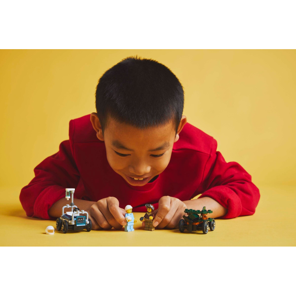 Конструктор LEGO City Літак проти лікарняного ліжка - Набір для перегонів (60459) - зображення 7