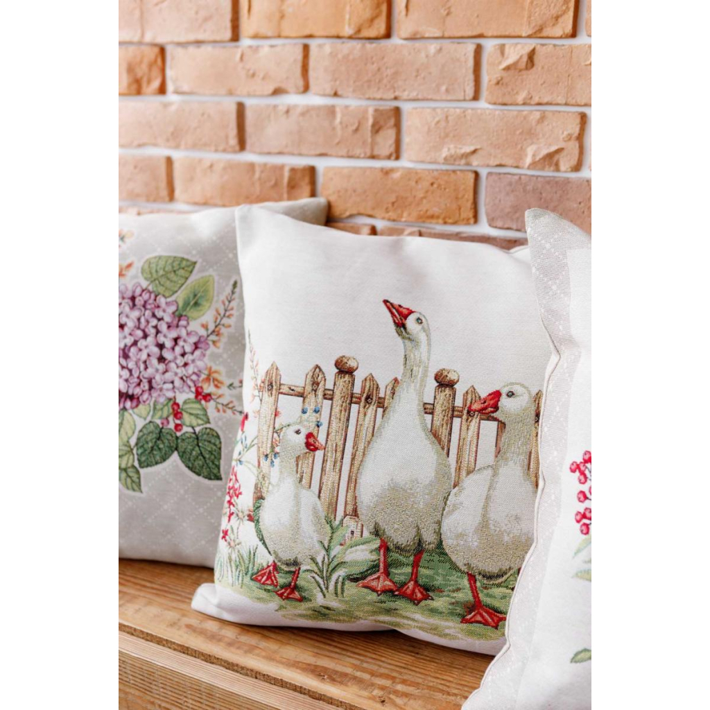 Подушка Прованс гобеленова декоративна Троє гусей 45х45 см (034201) - зображення 3