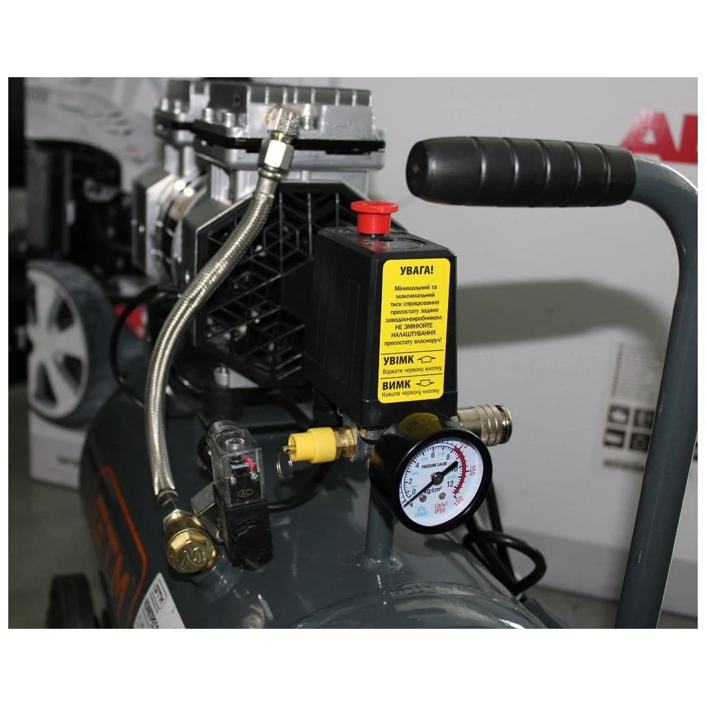 Компресор GTM 24л, 105л/хв, 0,75кВт, 8бар, 220В, 2 циліндри безмасляний (KAW750-24L) - зображення 3