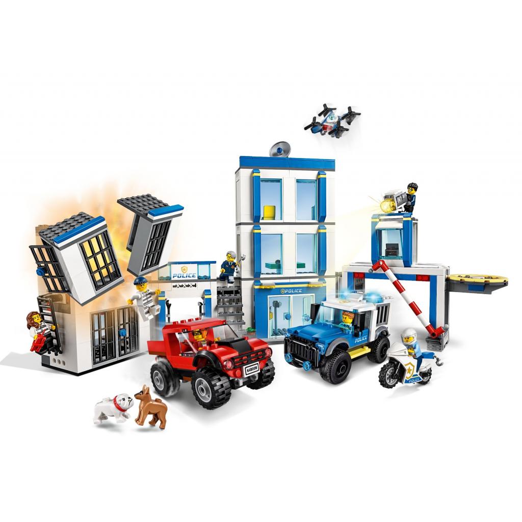 Конструктор LEGO City Police Поліцейська дільниця 743 деталі (60246) - зображення 3