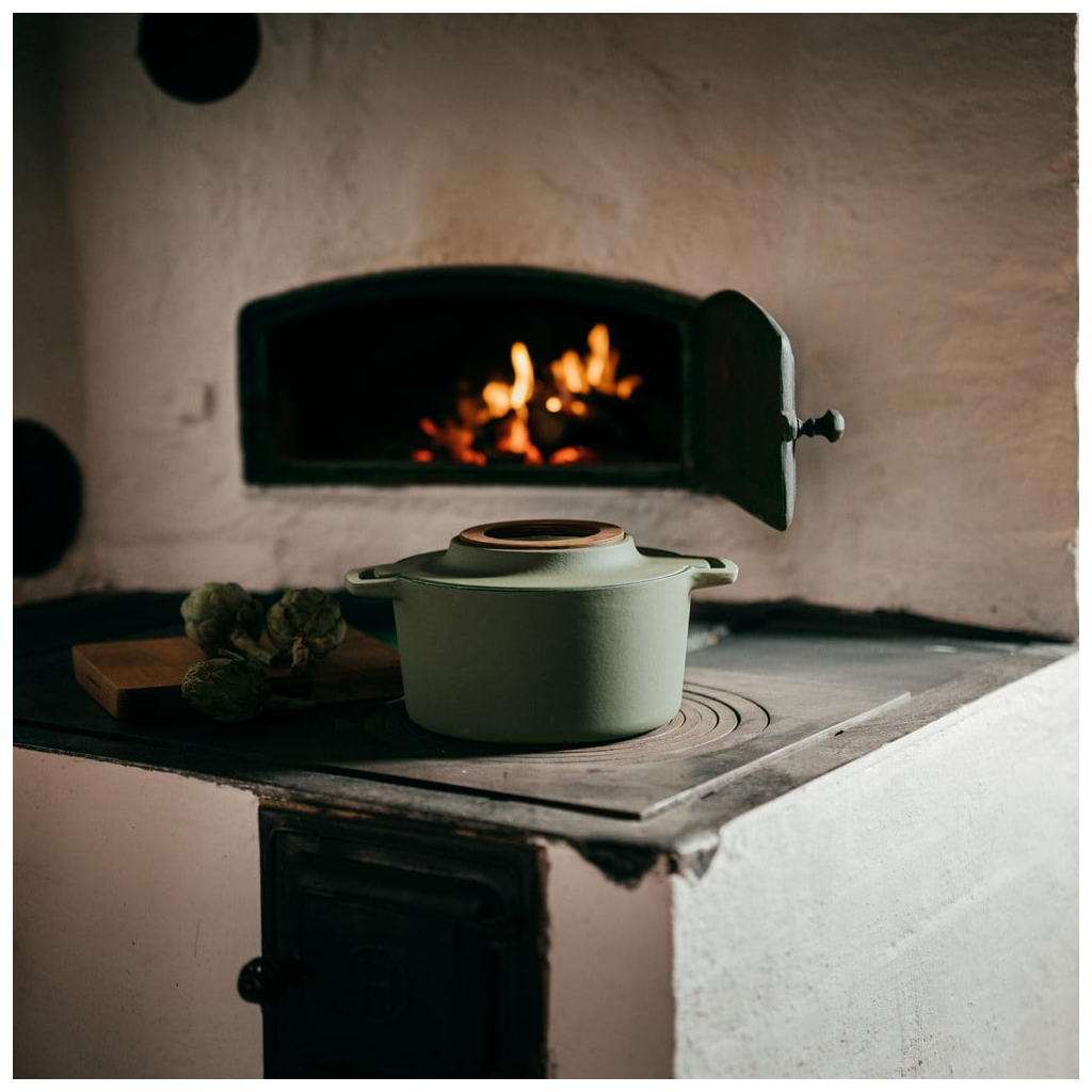 Каструля Fiskars Norden Limited Colour Edition чавунна 4 л колір кропива (1071128) - зображення 8