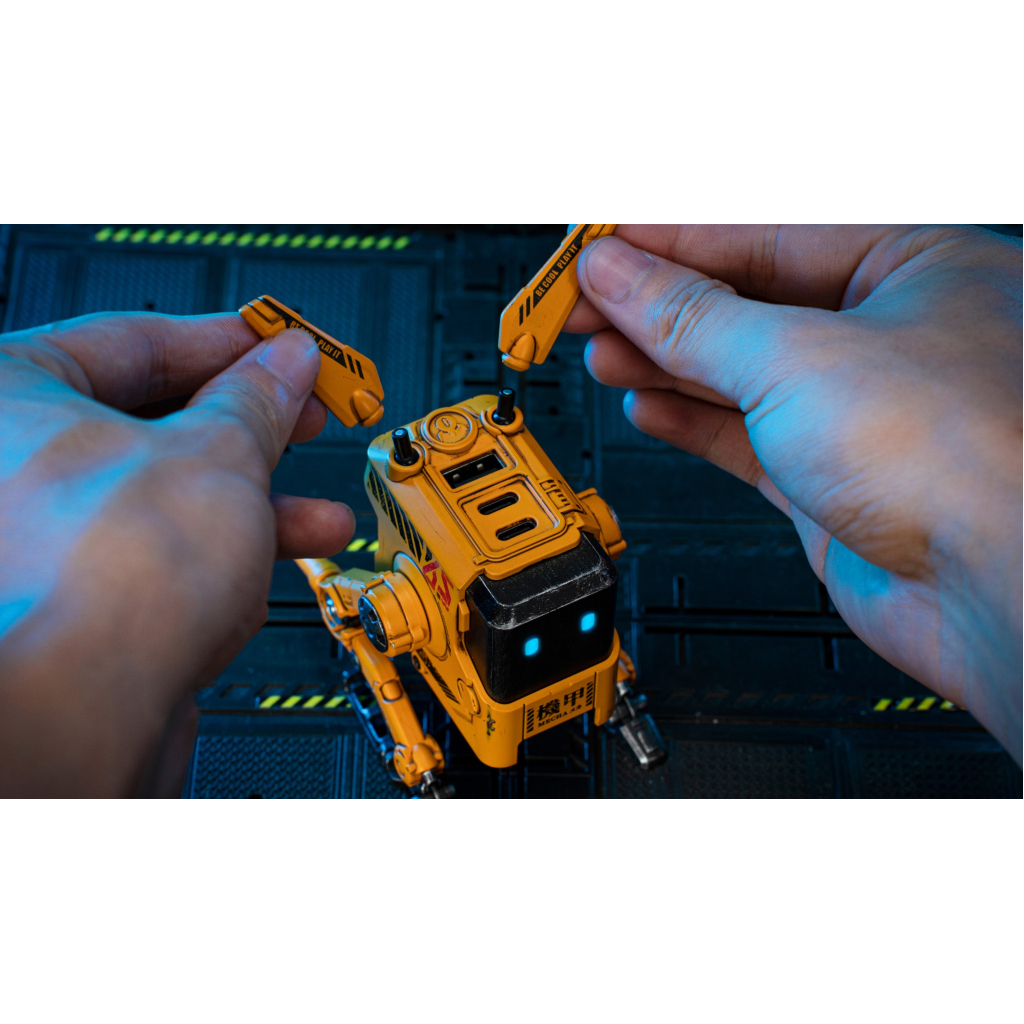 Зарядний пристрій GravaStar Alpha65 65Вт 2XUSB-C/USB-A War-Damaged Yellow (GRAVASTARA65_YLW_EUK) - зображення 11