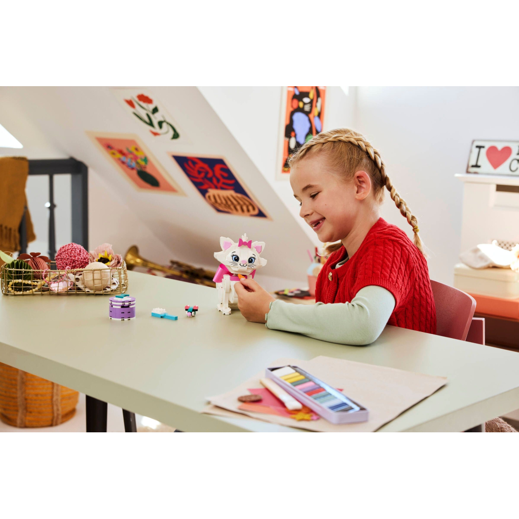 Конструктор LEGO Disney Classic Коти-аристократи Чарівна Марі (43286) - зображення 9