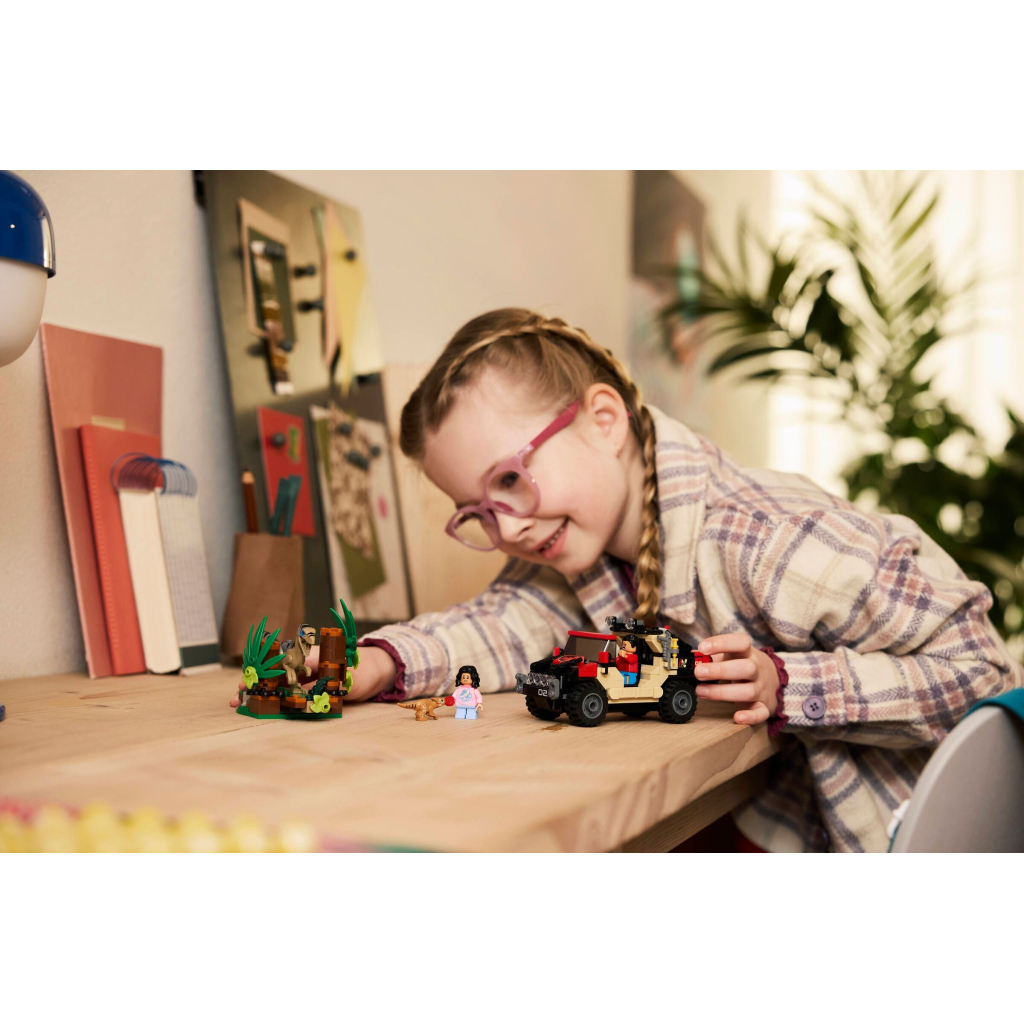 Конструктор LEGO Jurassic World Втеча по бездоріжжю від раптора (76972) - зображення 9