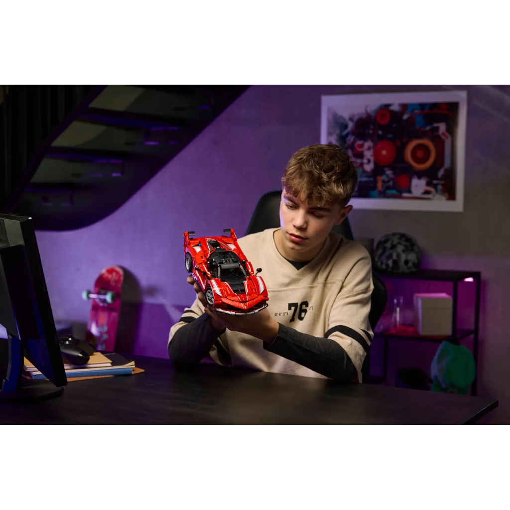 Конструктор LEGO Technic Ferrari FXX K (42212) - зображення 10
