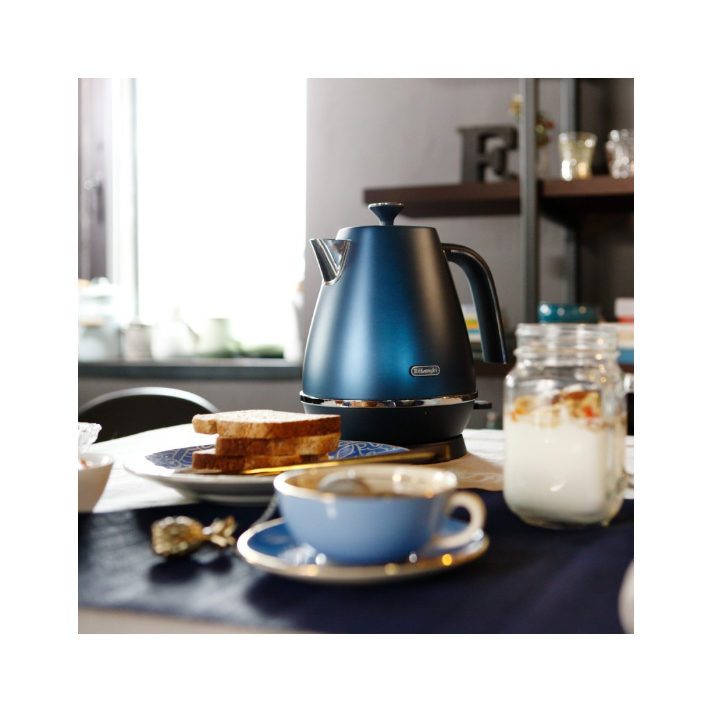 Електрочайник DeLonghi KBI 2001 BL (KBI2001BL) - зображення 3