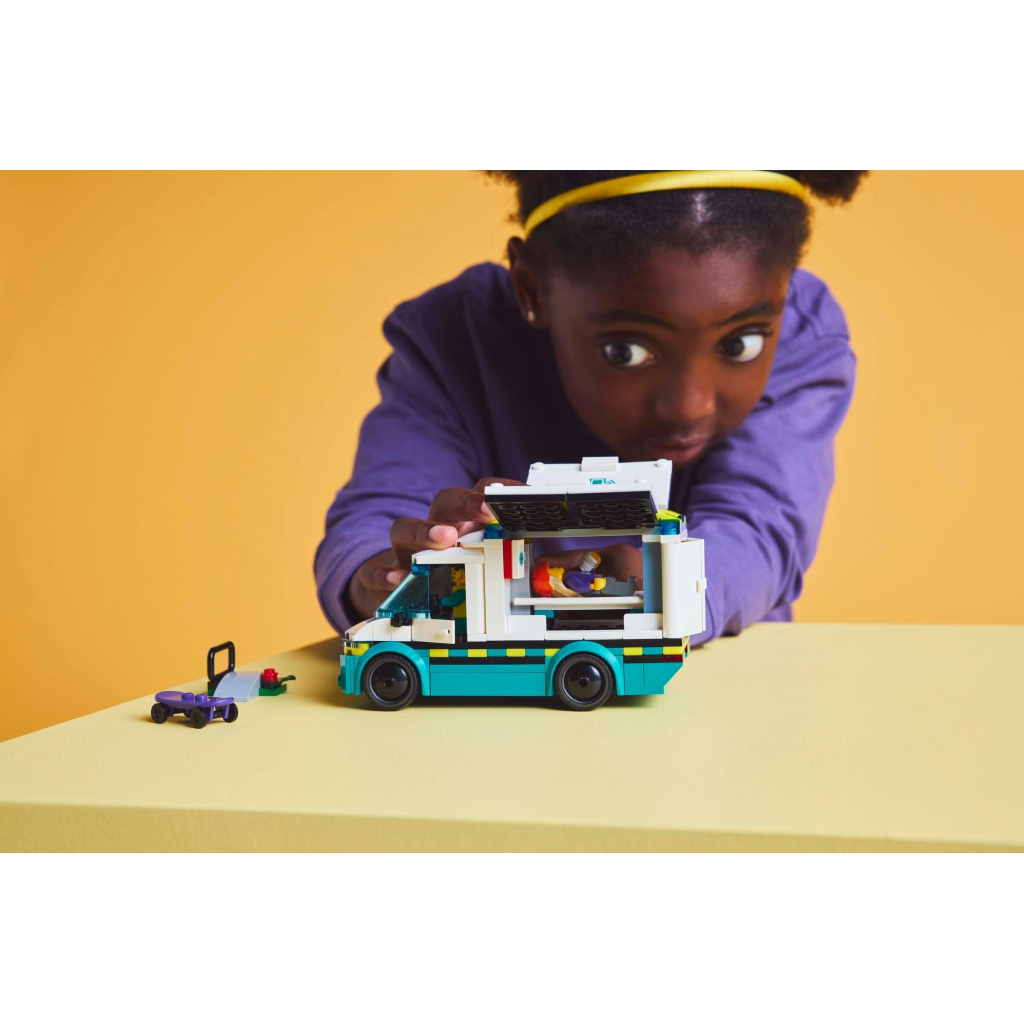 Конструктор LEGO City Швидка допомога (60451) - зображення 8