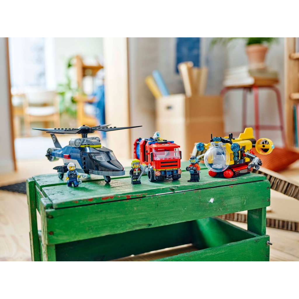 Конструктор LEGO City Ремікс вертольотів, пожежних машин і підводних човнів (60462) - зображення 11