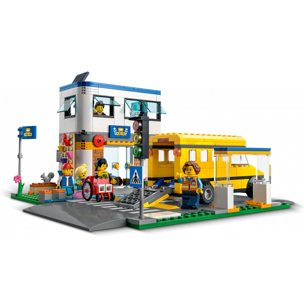 Конструктор LEGO City День у школі (60329) - зображення 2