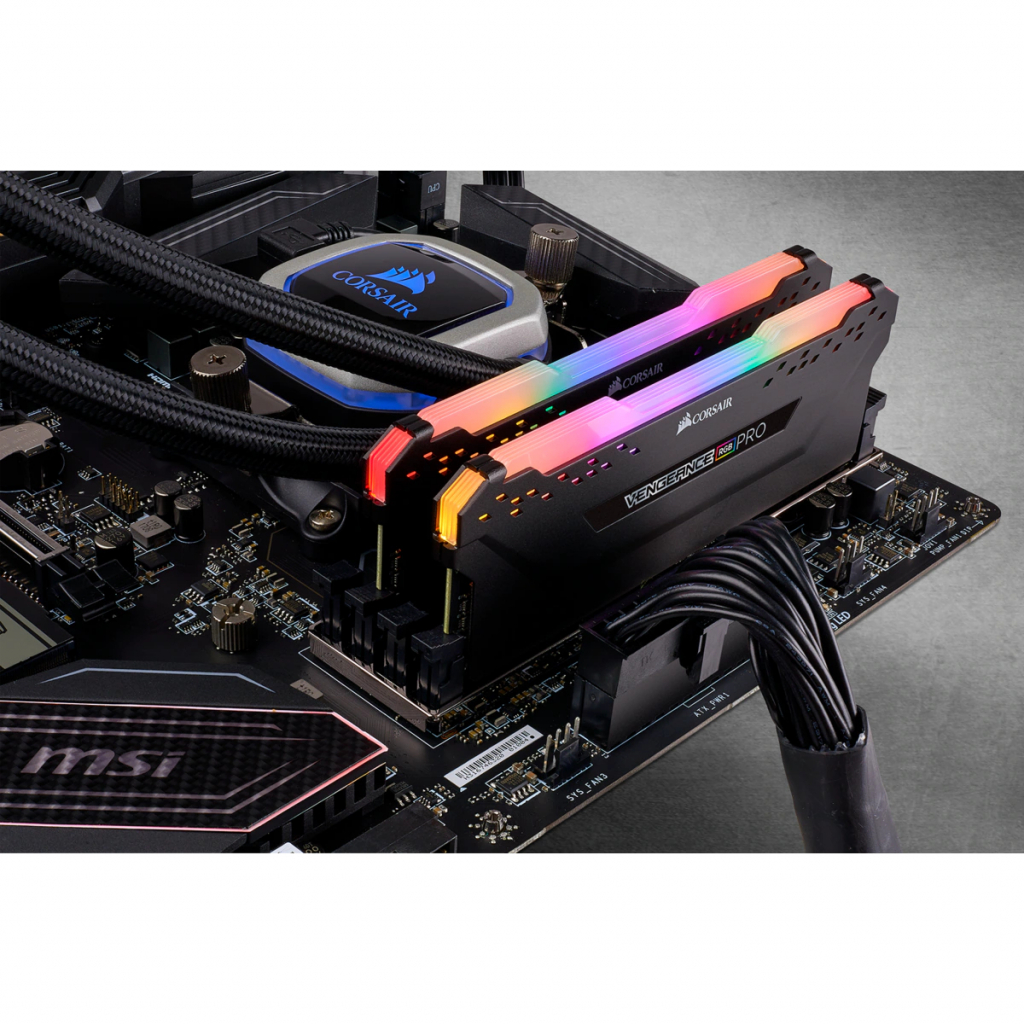 Модуль пам'яті для комп'ютера DDR4 16GB (2x8GB) 3600 MHz Vengeance RGB Pro Black Corsair (CMW16GX4M2D3600C18) - зображення 4