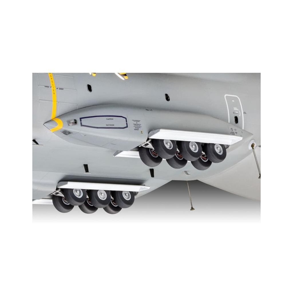 Збірна модель Revell Літак Airbus A400M Atlas "RAF", рівень 5, 1:72 (RVL-03822) - изображение 6