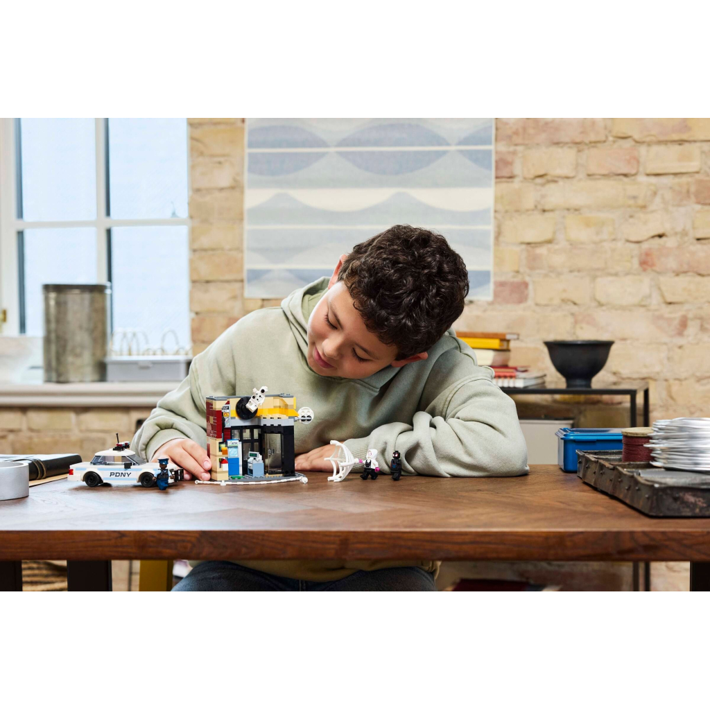 Конструктор LEGO Super Heroes Всесвіт-павук: Майлз Моралес проти Плями (76311) - зображення 9