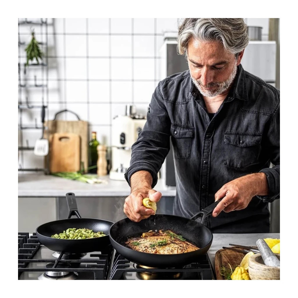 Набір сковорідок KitchenAid CFA 20 + 28 см (CC005685-001) - зображення 7