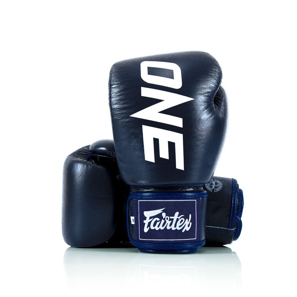 Боксерські рукавички Fairtex BGV1-ONE (натуральна шкіра) Blue 14 унцій (бинти в комплекті) (BGV1-ONE_14oz_Blue) - зображення 2