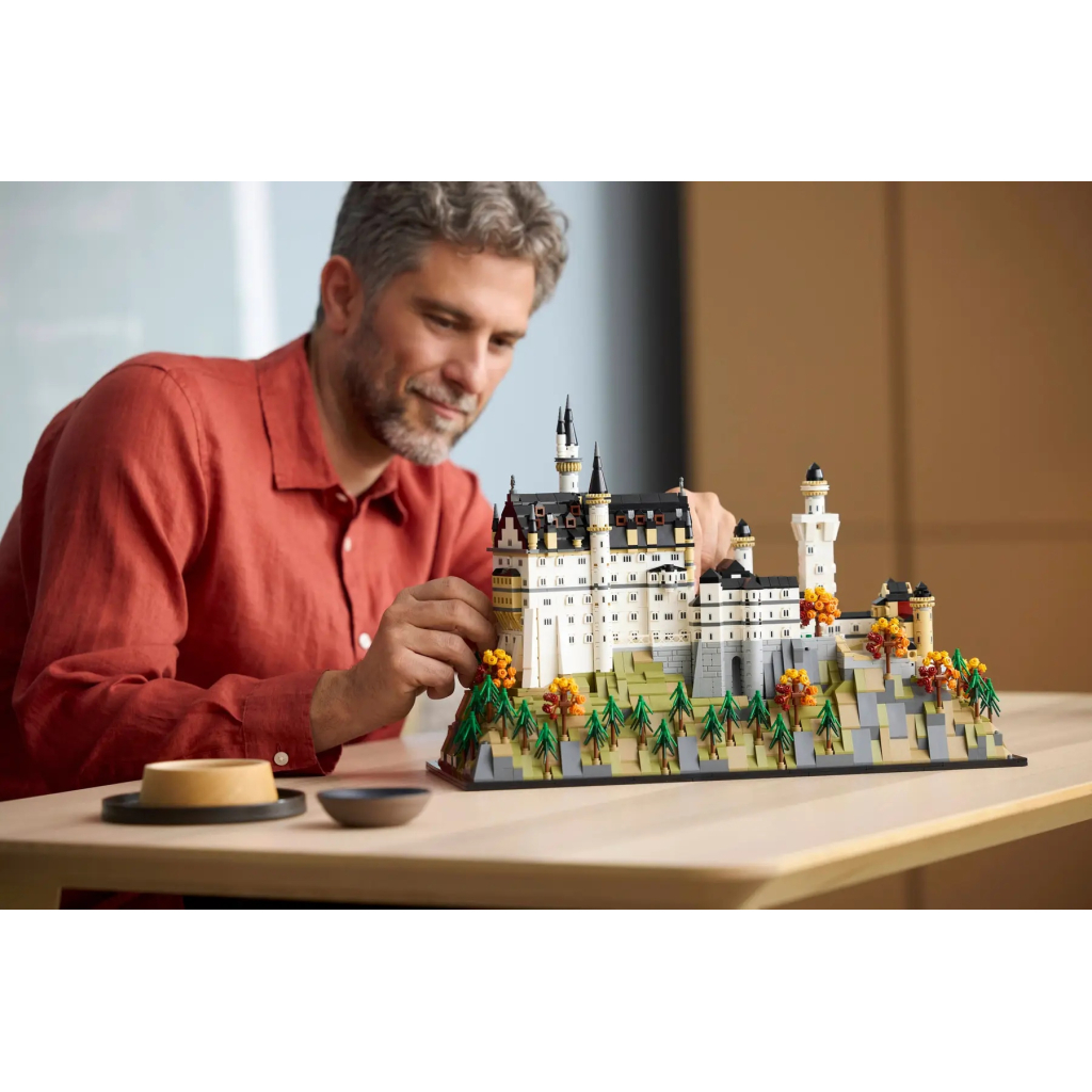 Конструктор LEGO Architecture Замок Нойшванштайн (21063) - зображення 10
