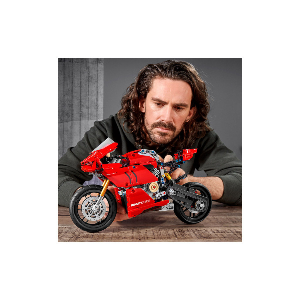 Конструктор LEGO Technic Ducati Panigale V4 R 0 646 деталей (42107) - зображення 6
