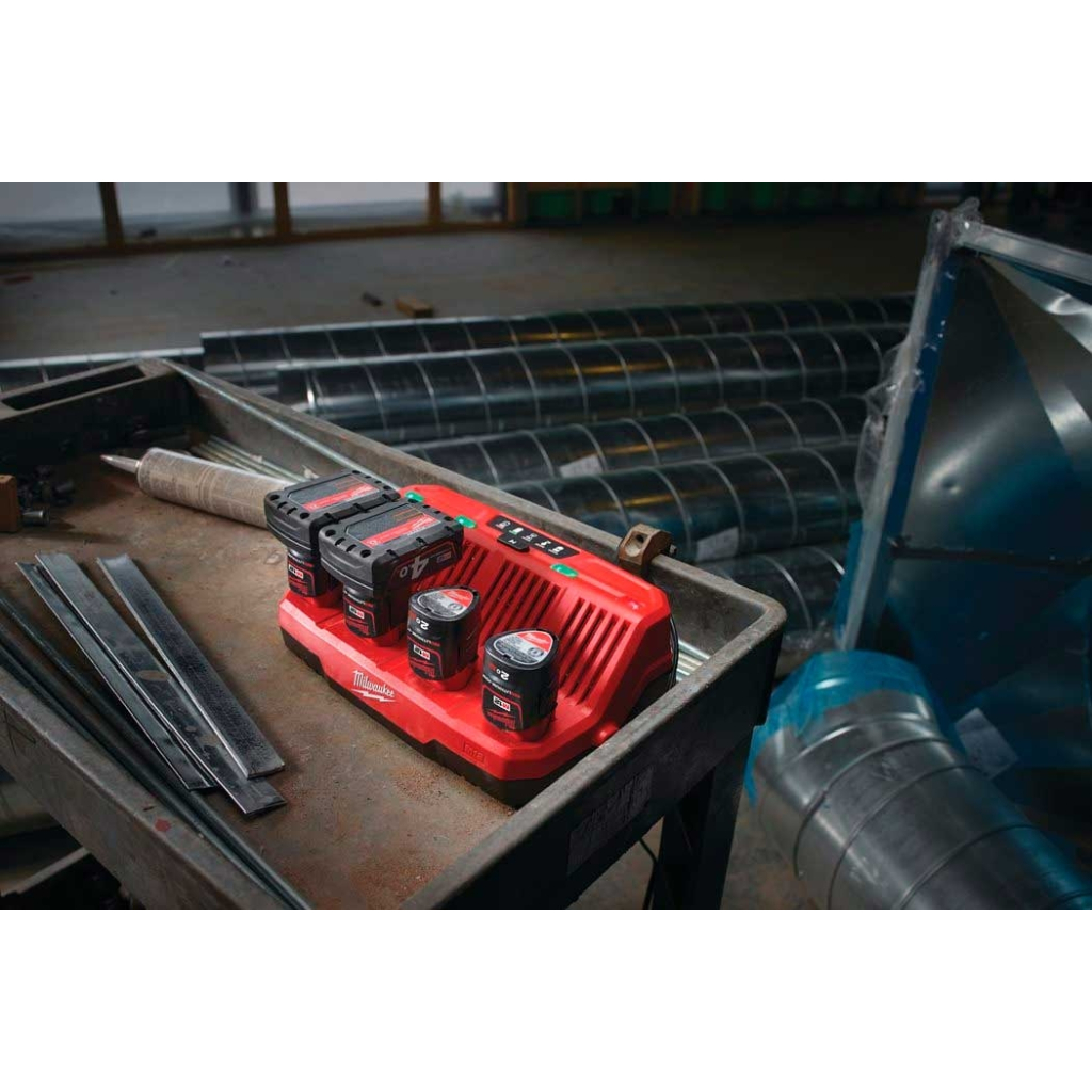 Зарядний пристрій для акумуляторів інструменту Milwaukee M12 C4 (4932430554) - зображення 6