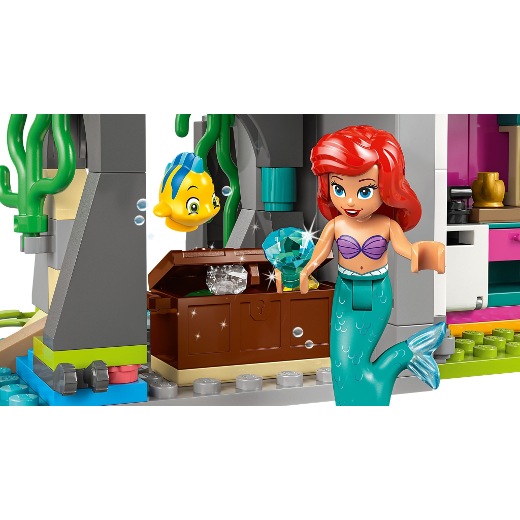 Конструктор LEGO Disney Замок принцеси та королівські улюбленці (43267) - зображення 7