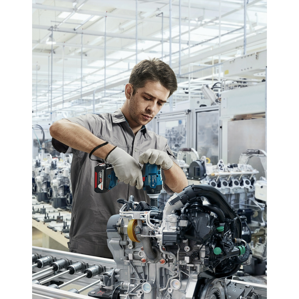 Гайковерт Bosch GDS 18V-400, 2x5Ah, 400 Нм, 0-2500 об/хв, кейс, зажим квадрат, 1.87 кг (0.601.9K0.020) - изображение 2