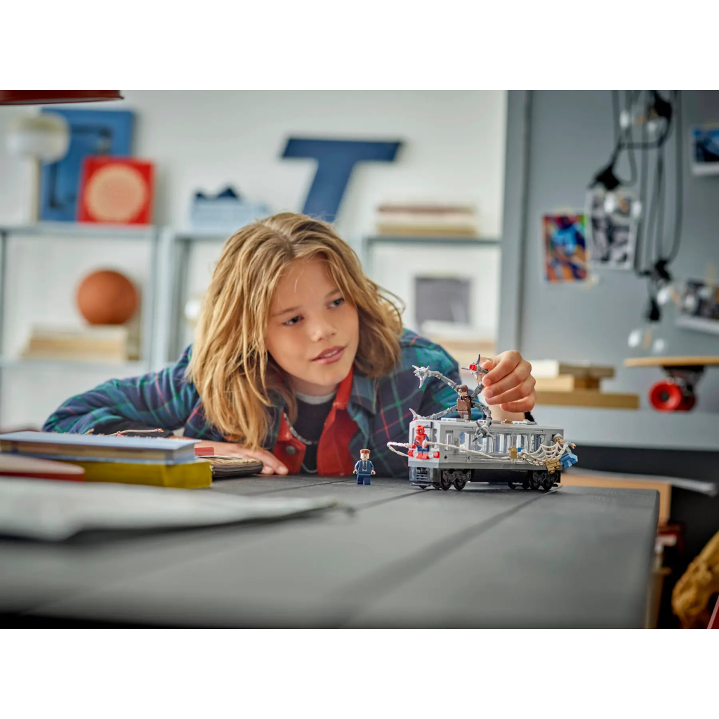 Конструктор LEGO Super Heroes Людина-Павук проти Дока Ока: Сцена в метро (76321) - зображення 9