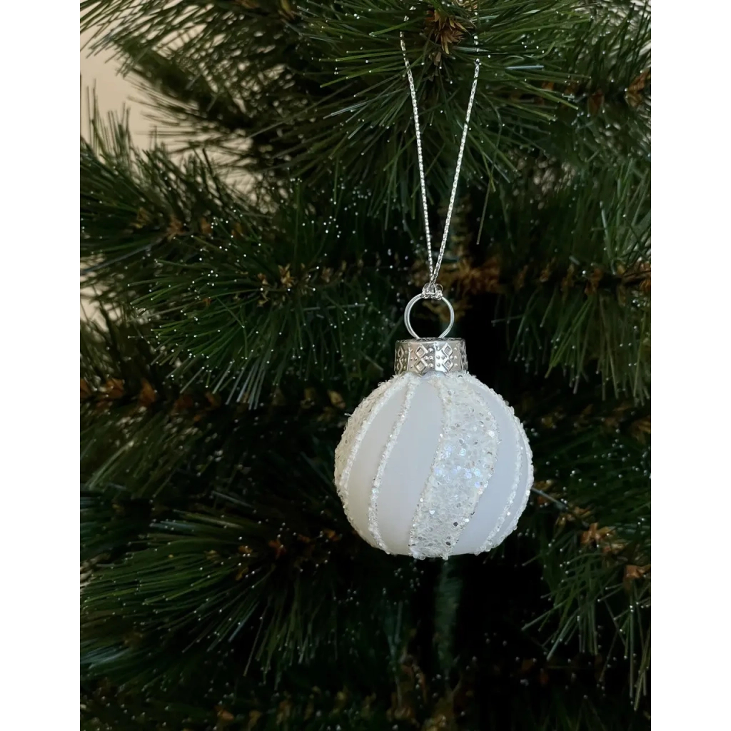 Ялинкова іграшка Chomik скляні кульки 4 см, 6шт, білі з блискітками (5900779855786) - изображение 3