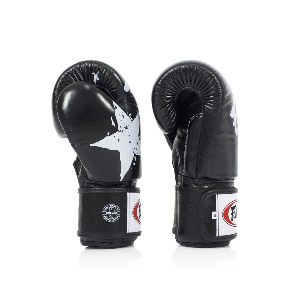 Боксерські рукавички Fairtex BGV1 Nation Print Black 10 унцій (бинти в комплекті) (BGV1_Print_10oz_Black) - зображення 5