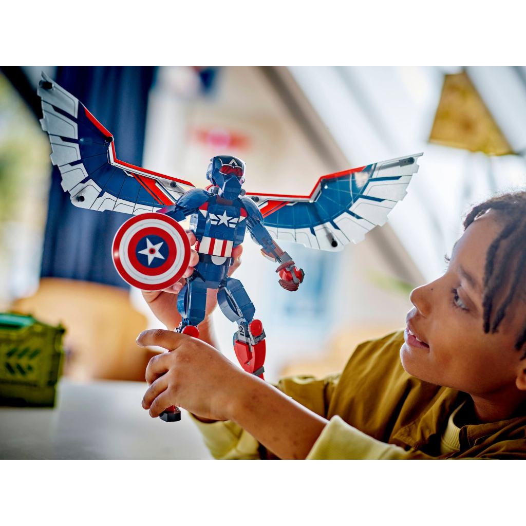 Конструктор LEGO Marvel Фігурка Сем Вілсон Капітан Америка (76296) - зображення 8