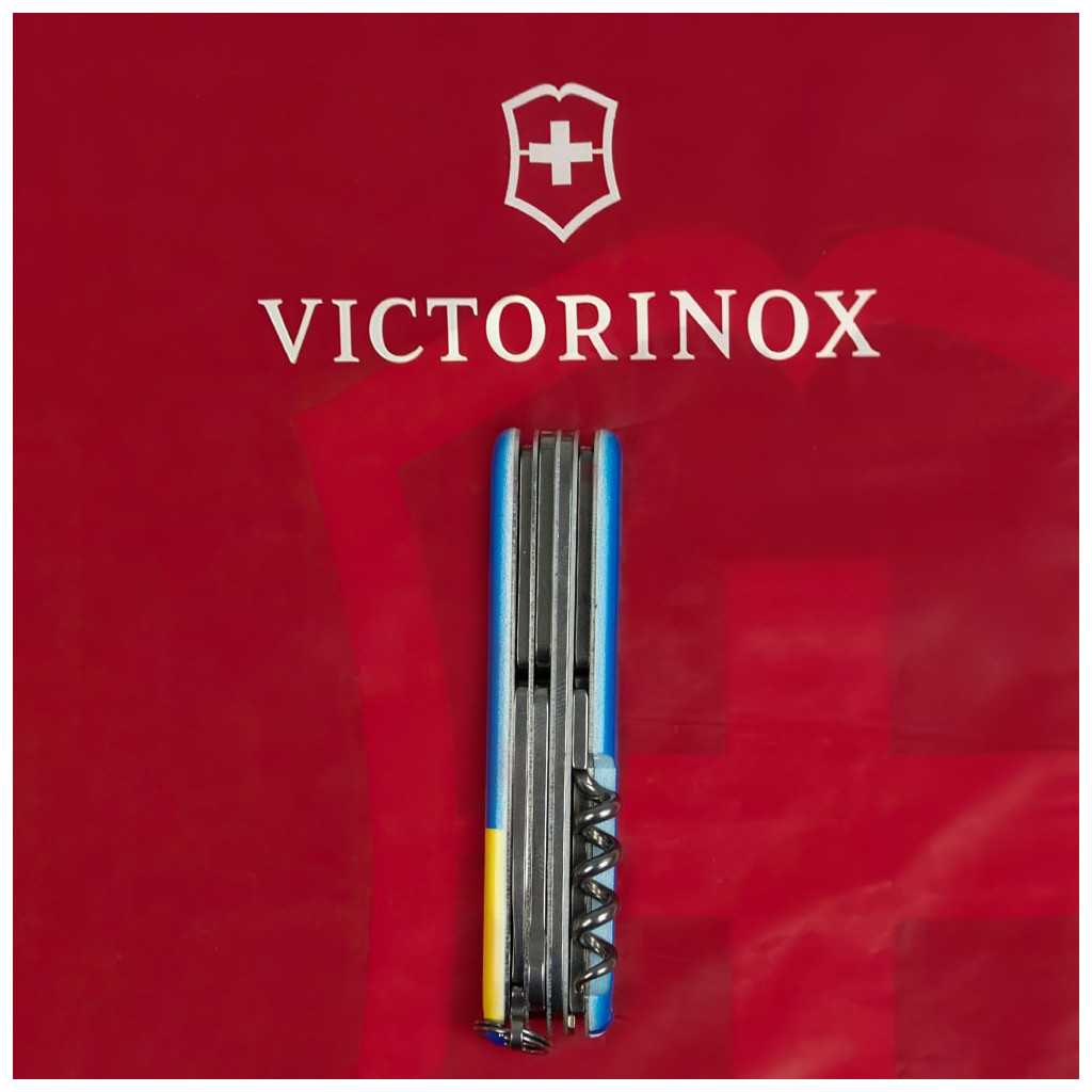 Ніж Victorinox Huntsman Ukraine 91 мм Герб на прапорі вертикальний (1.3713.7_T3030p) - зображення 8