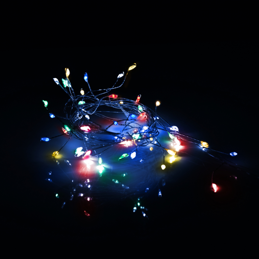 Гірлянда YES! Fun Кластер на мідному дроті 50 LED Різнокольорова 1 м Статична на батарейках (975019) - зображення 3