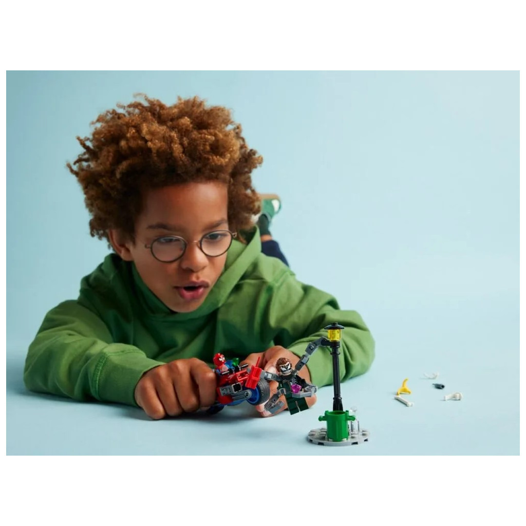 Конструктор LEGO Super Heroes Погоня на мотоциклах Людина-Павук vs. Доктор Восьминіг 77 деталей (76275) - зображення 2