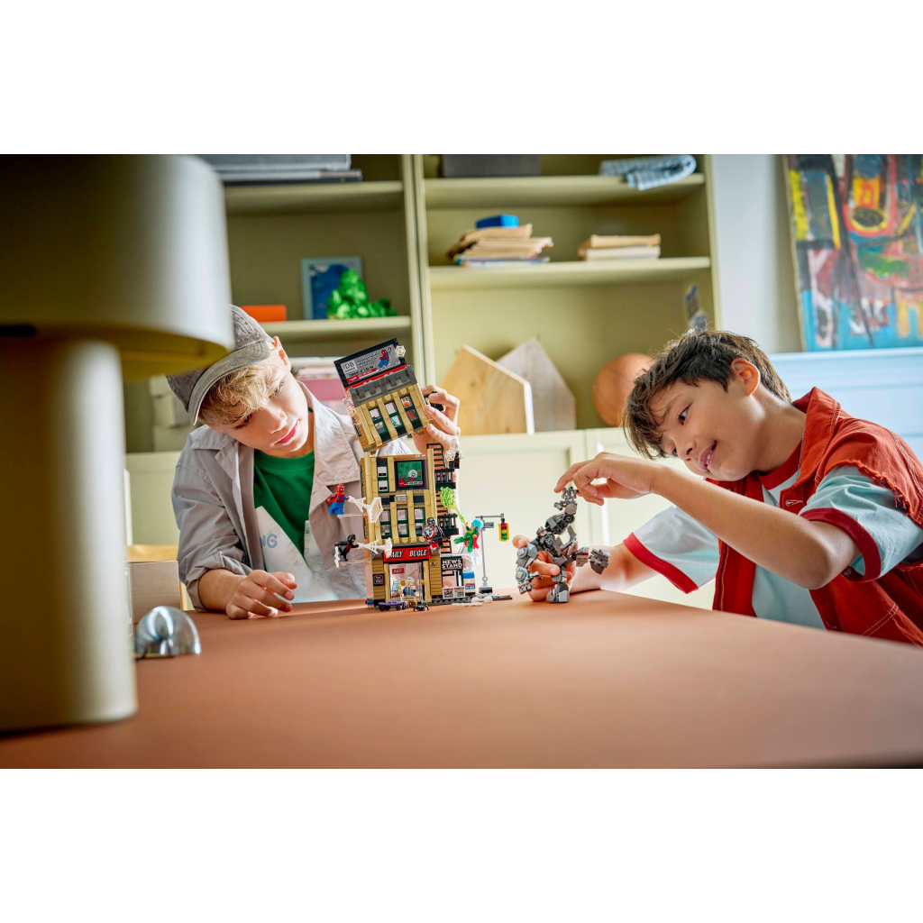 Конструктор LEGO Super Heroes Людина-павук проти Містеріо: Дейлі Б'юґл (76342) - зображення 8