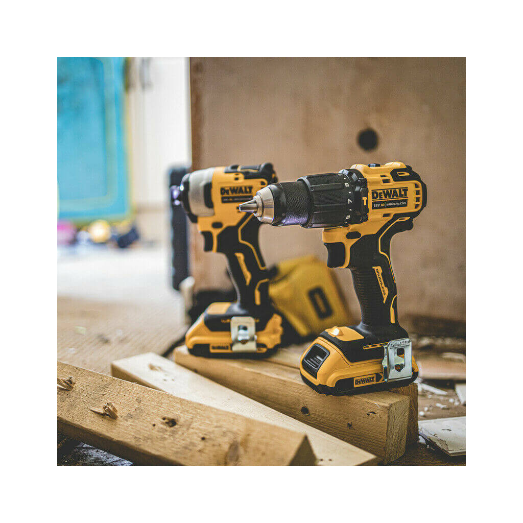 Набір електроіструментів DeWALT 2 од. 18 В XR Li-lon, вага 5.9 кг, кейс TSTAK, 2 АКБ та ЗП (DCK2062D2T) - изображение 4