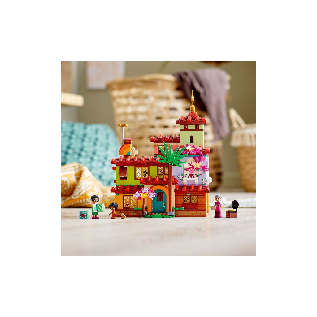 Конструктор LEGO Disney Princess Будинок сім'ї Мадригал 587 деталей (43202) - зображення 5