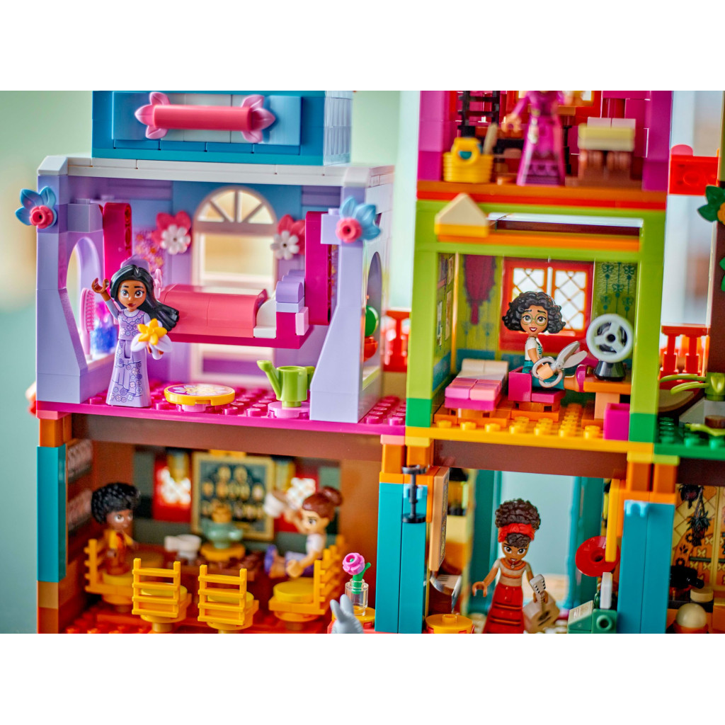 Конструктор LEGO Disney Чарівний будинок Мадригал (43245-) - зображення 8