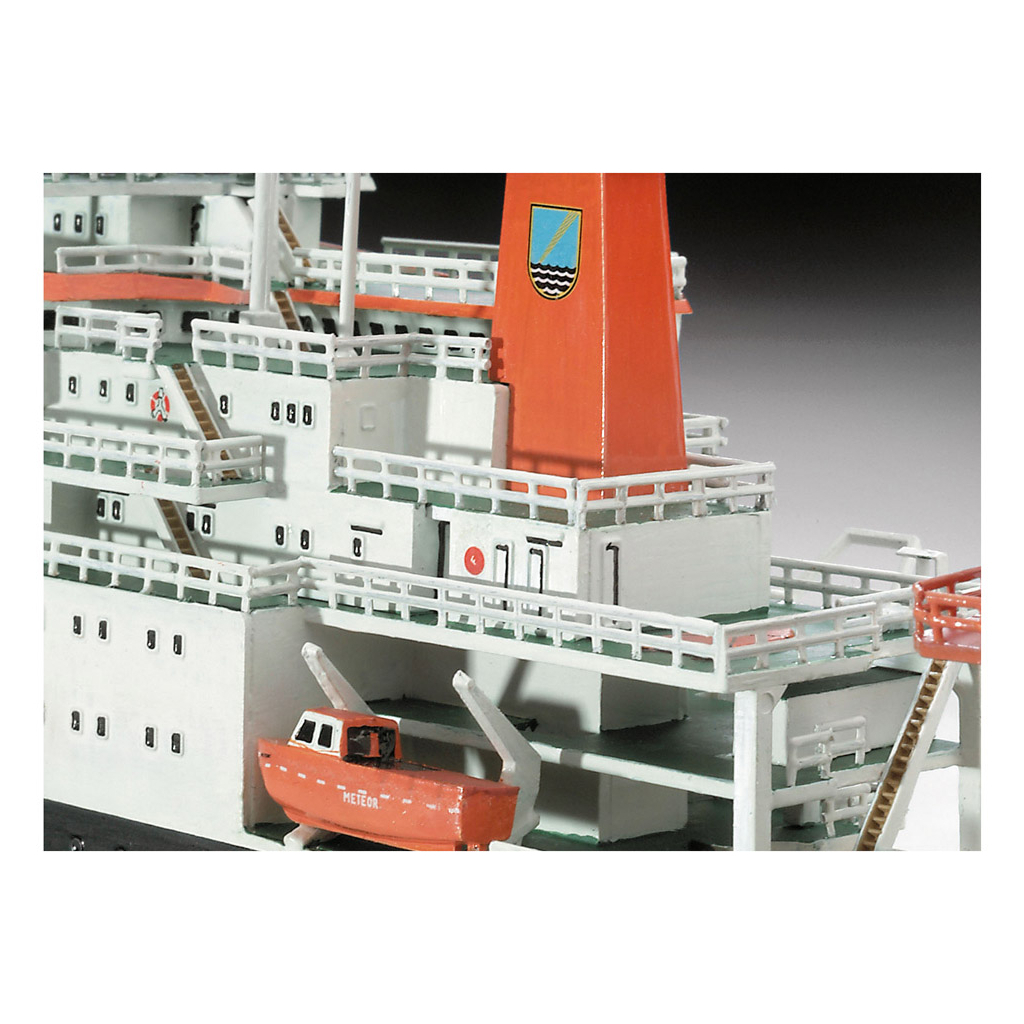 Збірна модель Revell Німецький дослідницкий корабель Метеор рівень 4 масштаб 1:300 (RVL-05218) - зображення 5