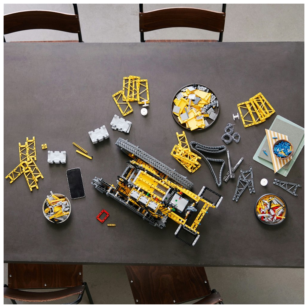 Конструктор LEGO Technic Гусеничний підйомний кран Liebherr LR 13000 2883 деталі (42146) - зображення 4