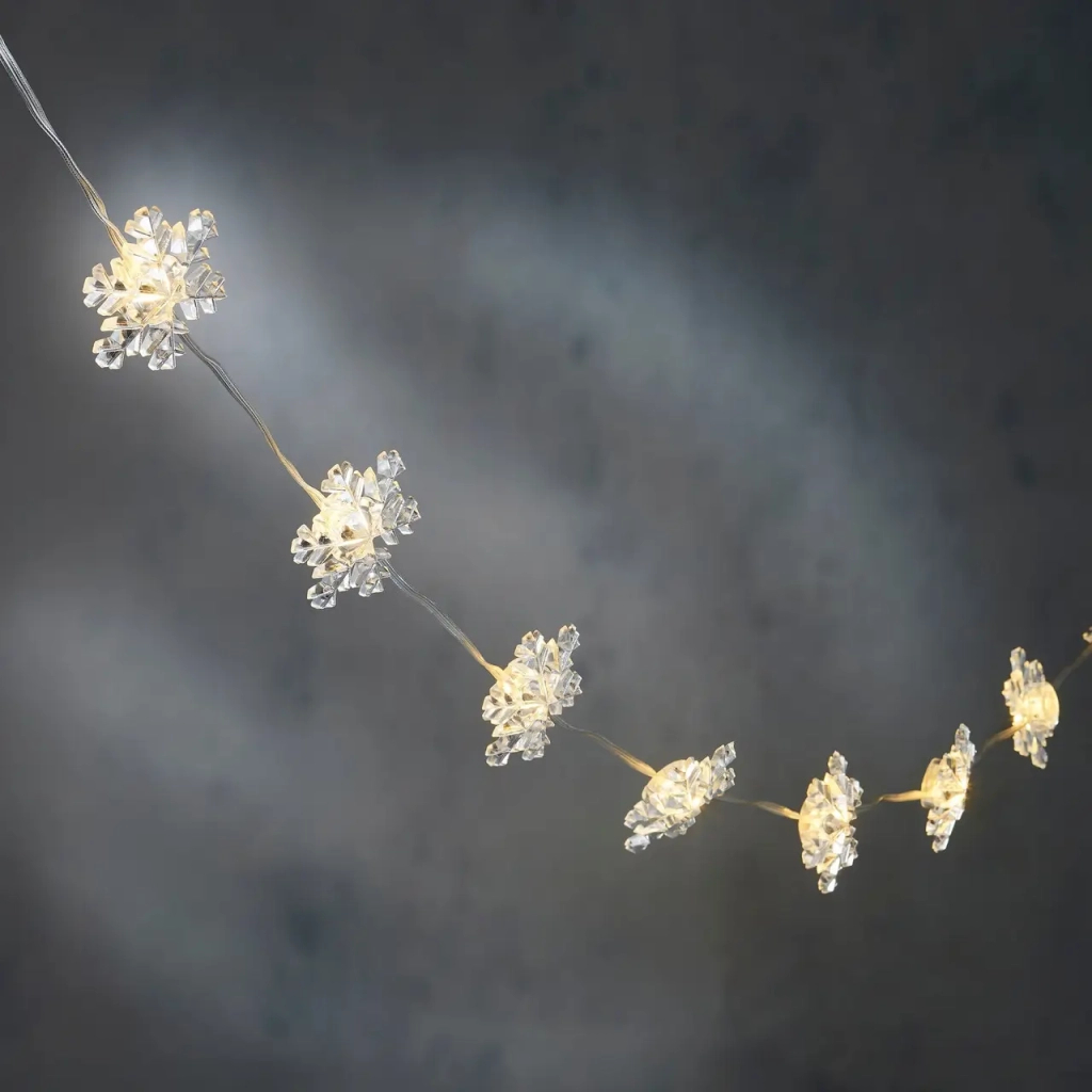 Гірлянда Luca Lighting Сніжинка, струна, 1,3 м, класична біла, 10 LED 2AA, таймер (8720967822874) - зображення 1