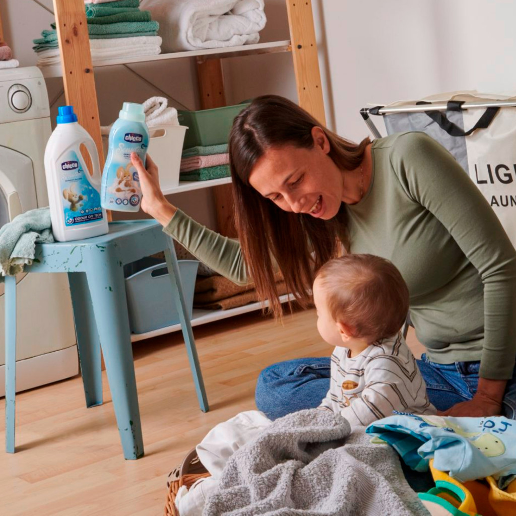 Гель для прання Chicco Sensitive для дитячих речей 1.5 л (8058664122325) - изображение 2