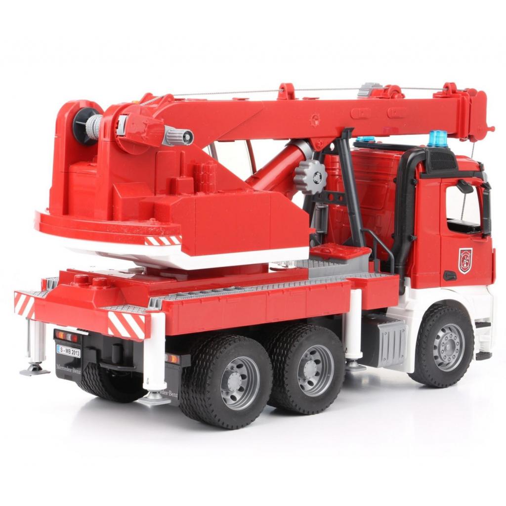 Спецтехніка Bruder Велика пожежна машина з краном МВ Arocs (03675) - зображення 2