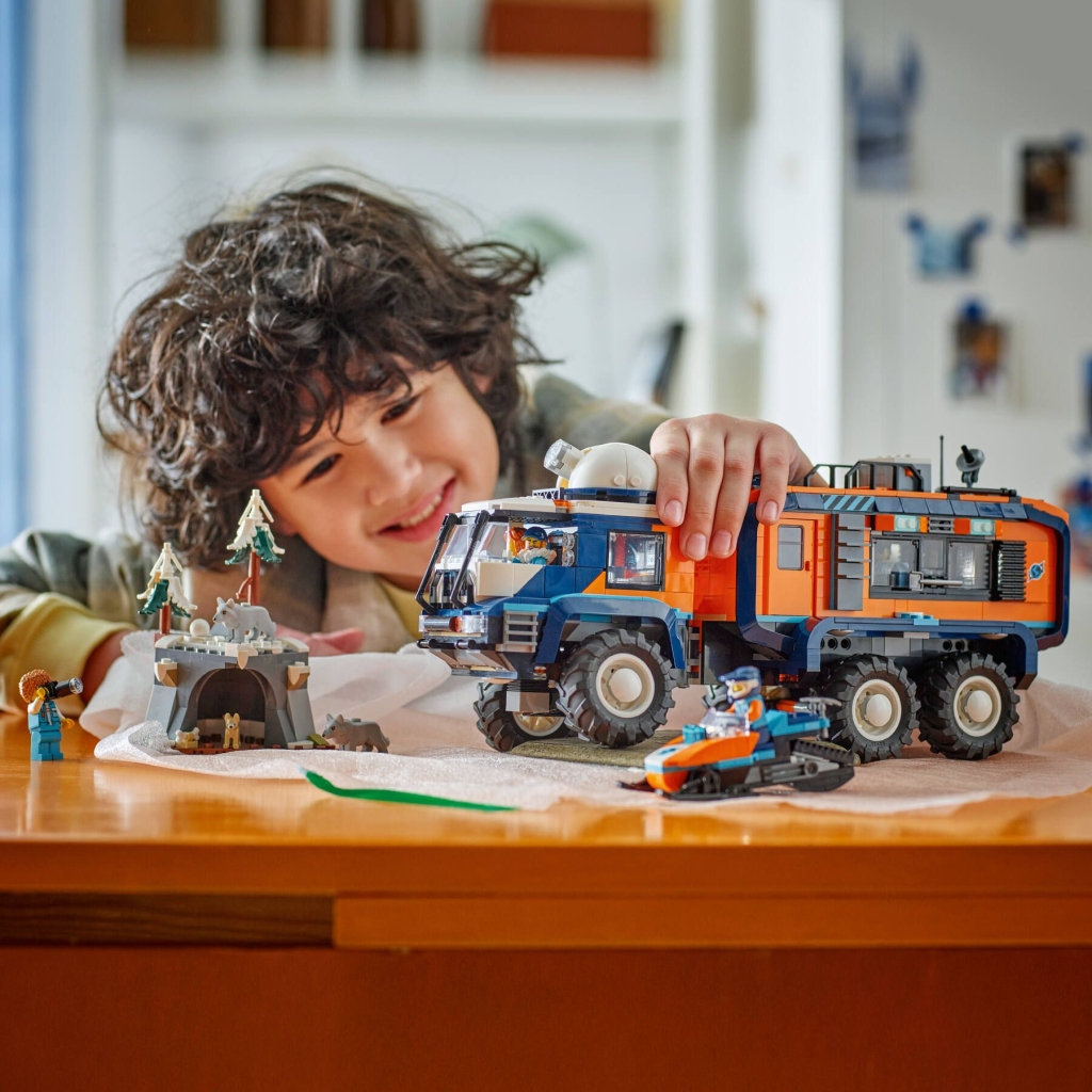Конструктор LEGO City Арктична дослідна вантажівка з науковою лабораторією (60471) - зображення 9