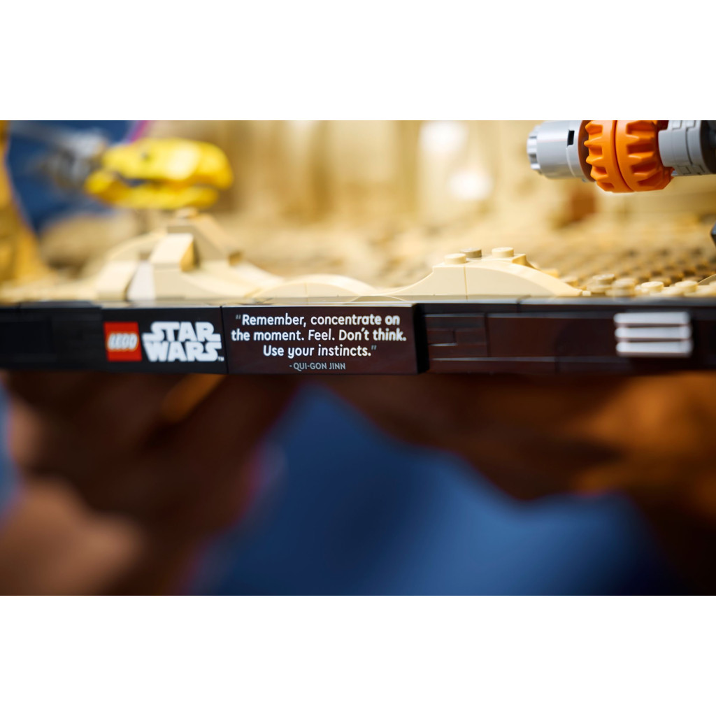 Конструктор LEGO Star Wars Діорама Mos Espa Podrace 718 деталей (75380) - зображення 10