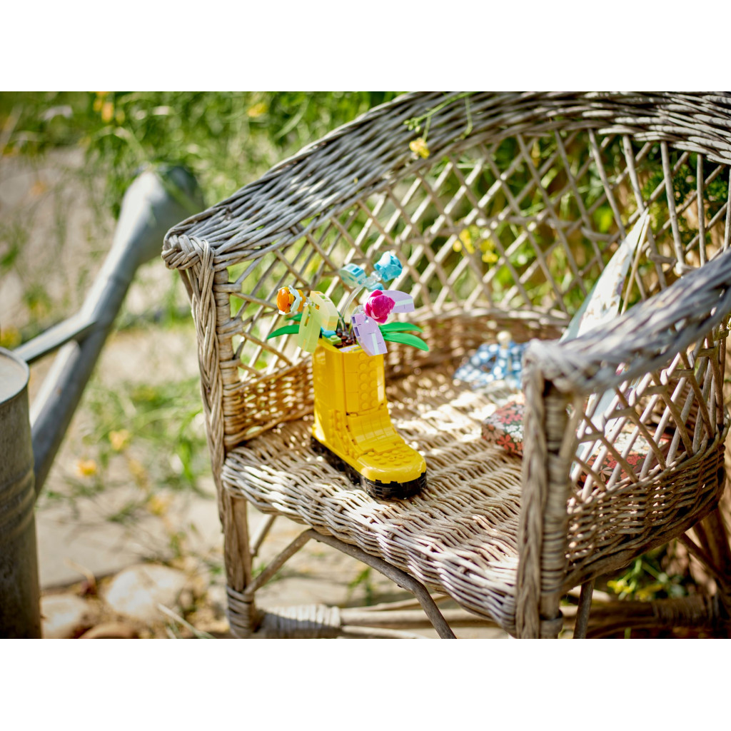 Конструктор LEGO Creator Квіти в лійці 420 деталей (31149) - зображення 9